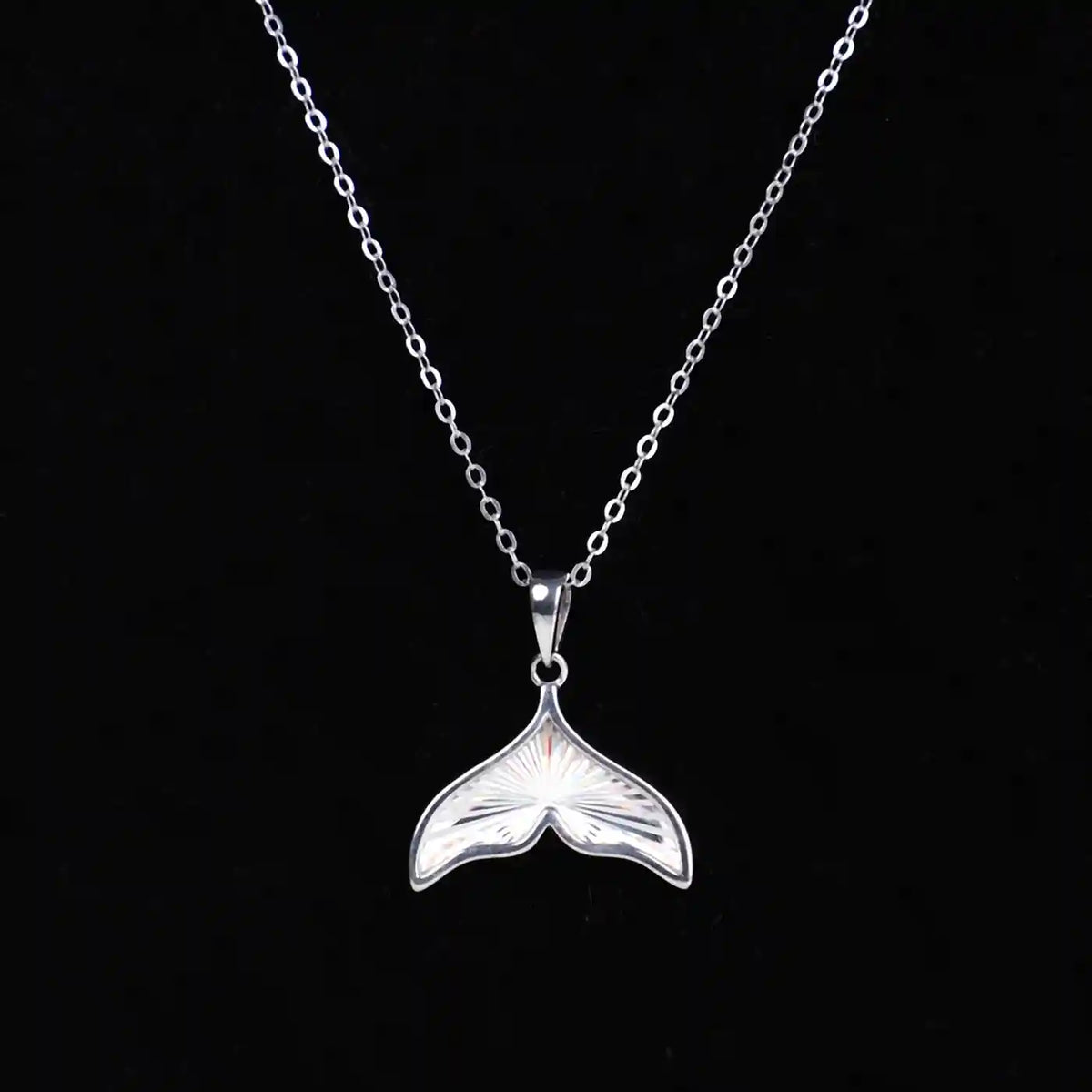 925 silver chain with elegant fish tail pendant – grace in motion