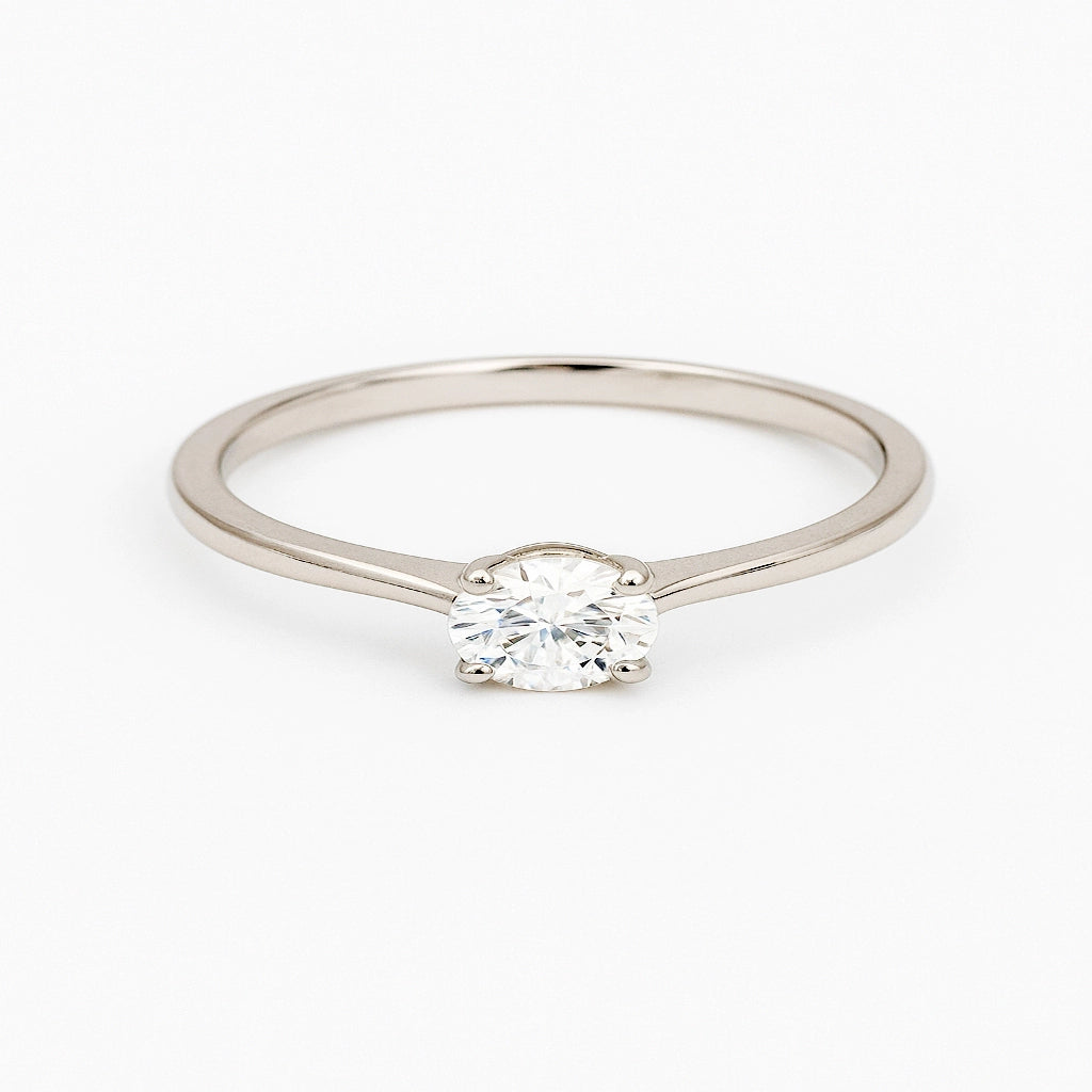 Women's elegant classic solitaire silver ring with sparkling cubic zirconia