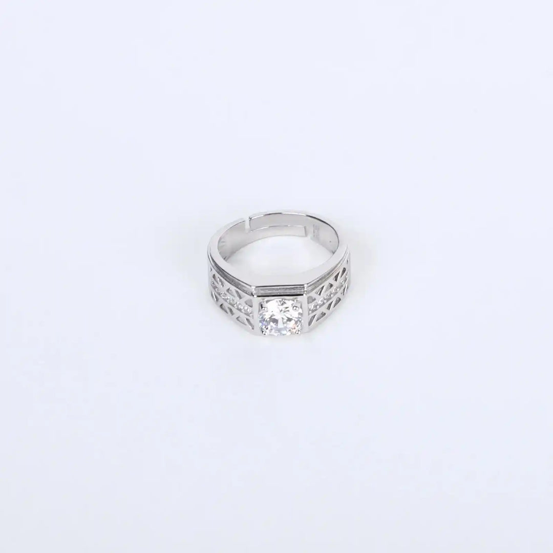 Men's Pyramid-Cut Silver Ring with Brilliant Center Stone – Modern Geometric Design