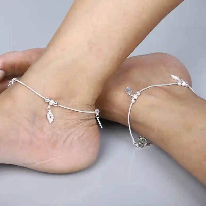 Whispers of Silver: 925 Anklet with Leaf Charms