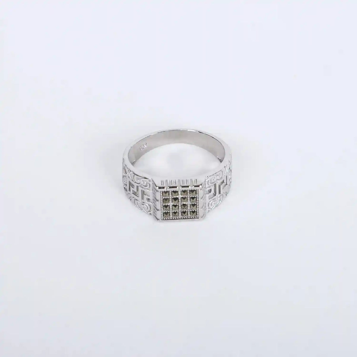 Men's vintage silver ring with geometric & tribal detailing
