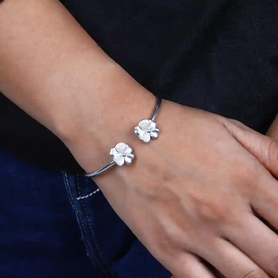 Elegant Silver Kadha Bracelet with Intricate Flower Design