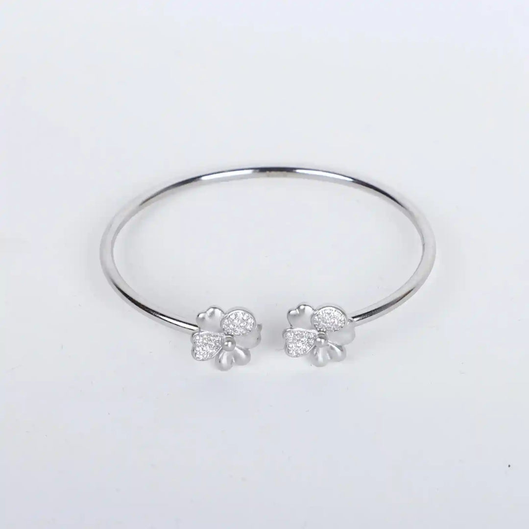 Elegant Silver Kadha Bracelet with Intricate Flower Design