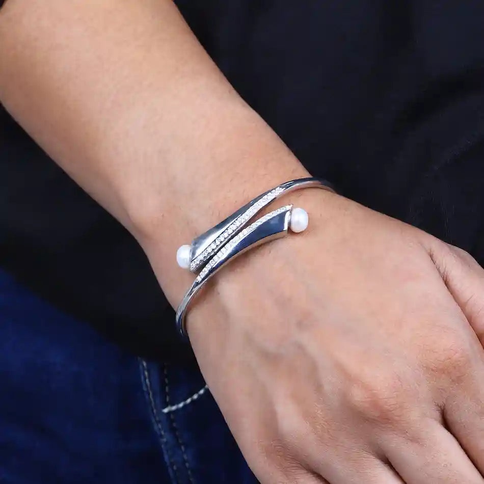 Silver Kadha Bracelet with Elegant Pearl Stud Accents