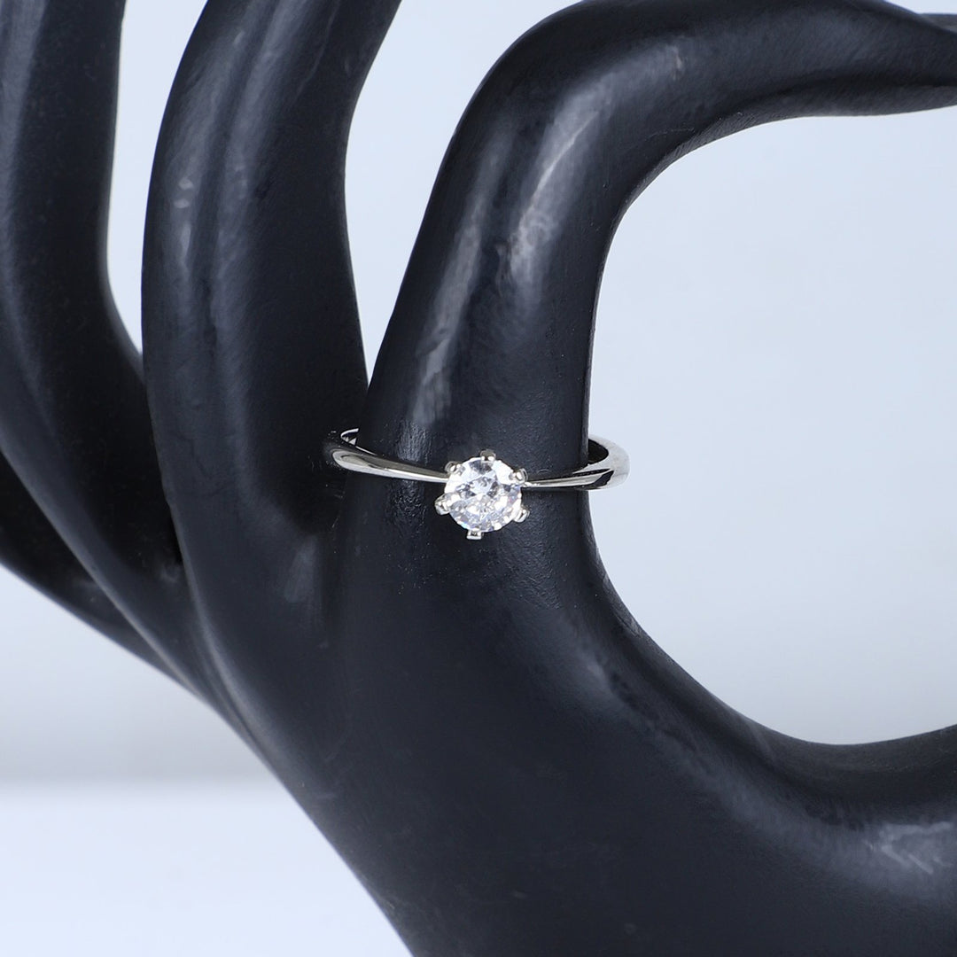 Women's Elegant Classic Solitaire Silver Ring with Sparkling Cubic Zirconia