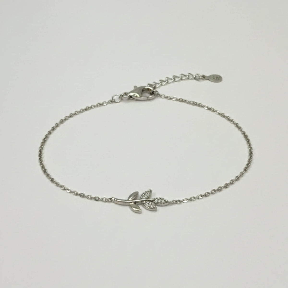 Shimmering leaf silver chain bracelet