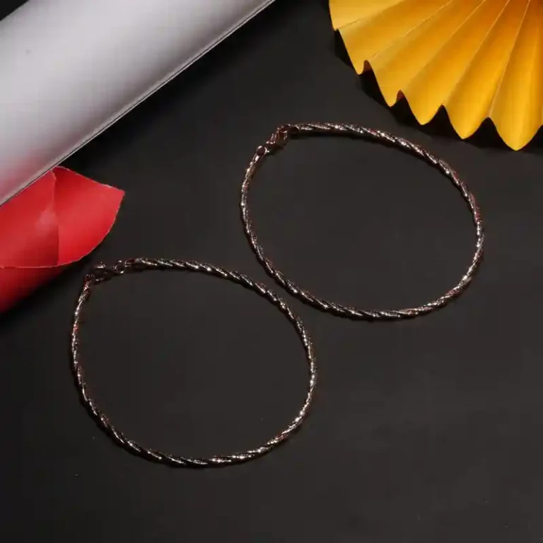 Twist of Elegance: 925 Gold-Plated Silver Anklet