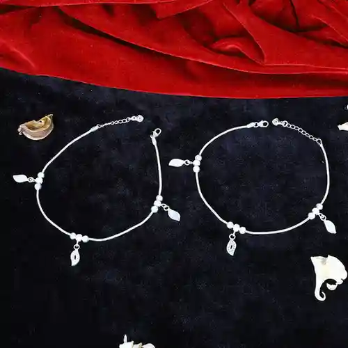 Whispers of Silver: 925 Anklet with Leaf Charms