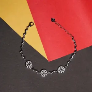 925 Silver Chain Bracelet with Geometric Floral Accents – Artful Elegance