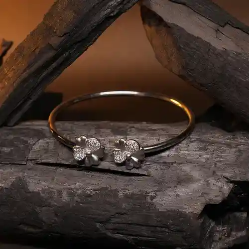 Elegant Silver Kadha Bracelet with Intricate Flower Design