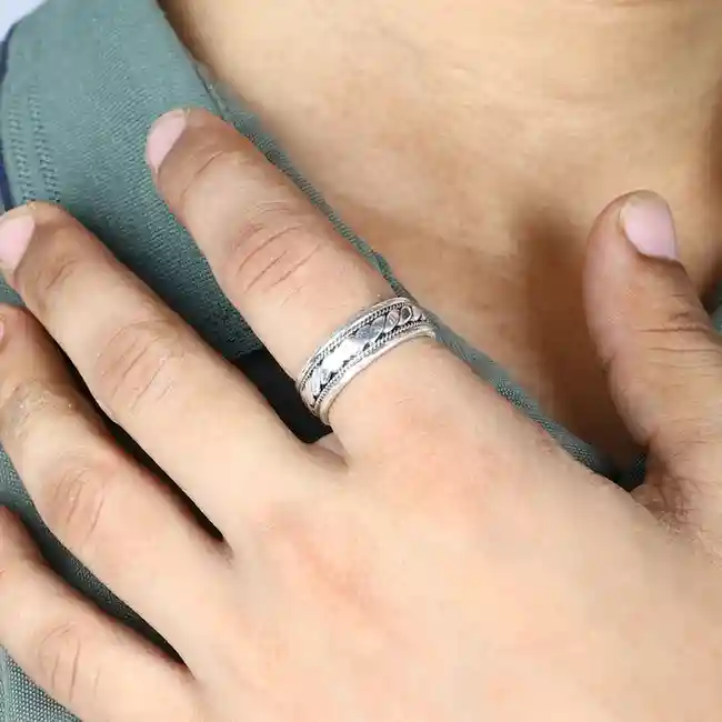 Men's Silver Braided Spinner Ring – Bold & Timeless Design - Image 4