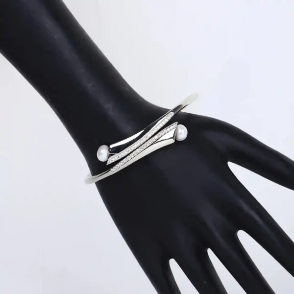Silver Kadha Bracelet with Elegant Pearl Stud Accents - Image 3