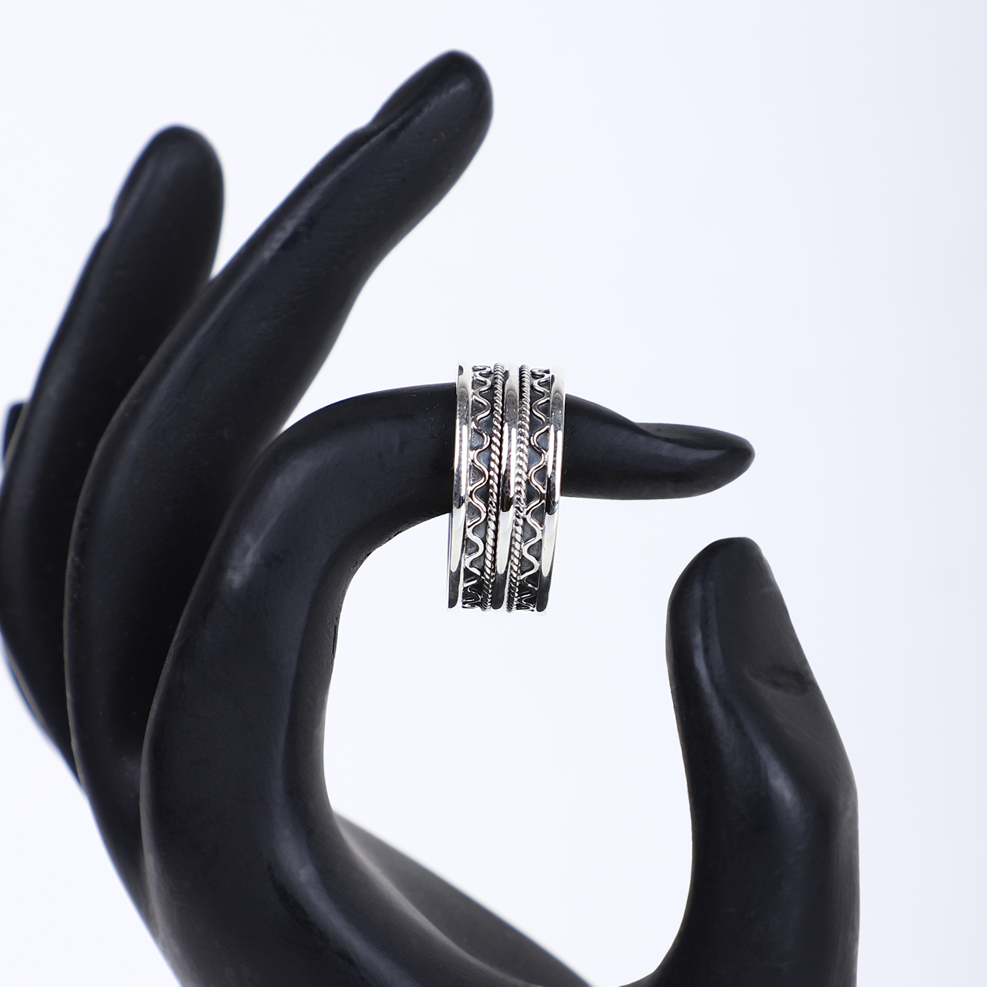 Men's Oxidized Silver Spinner Ring – Tribal Rope & Zigzag Design - Image 3