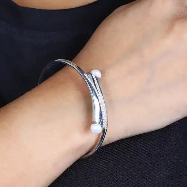 Silver Kadha Bracelet with Elegant Pearl Stud Accents - Image 5