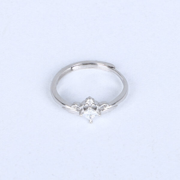 Women's Elegant Silver Tiara-Inspired Ring with Princess-Cut Cubic Zirconia