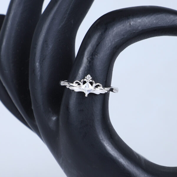 Women's Elegant Silver Tiara-Inspired Ring with Princess-Cut Cubic Zirconia - Image 3