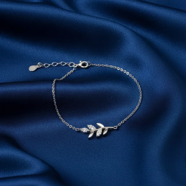 Shimmering Leaf Silver Chain Bracelet